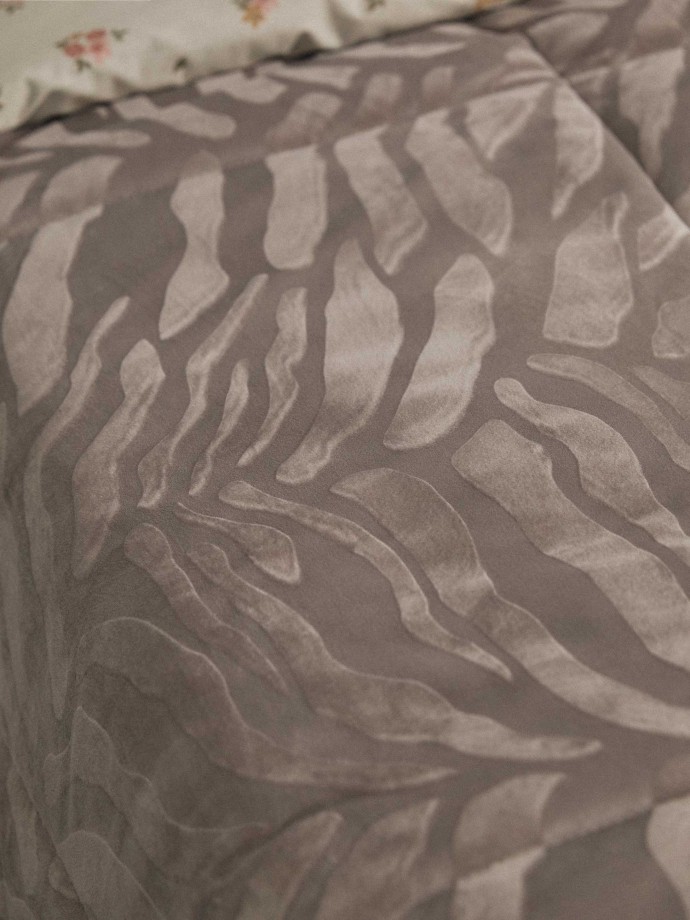 Edred�o king size com padr�o jacquard