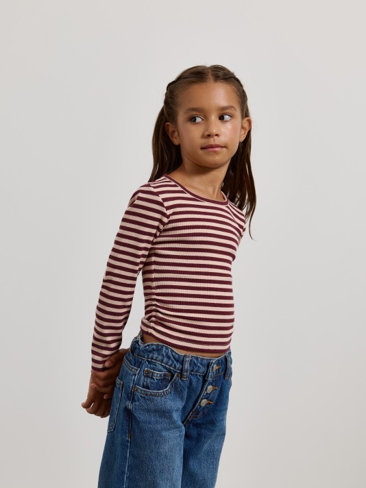 Camisola canelada �s riscas