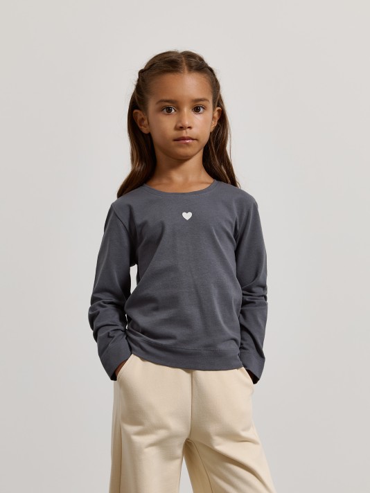 Camisola com cora��o estampado