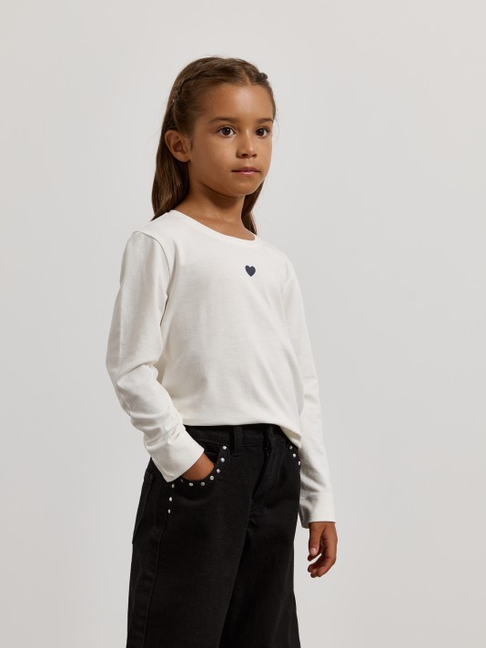 Camisola com cora��o estampado