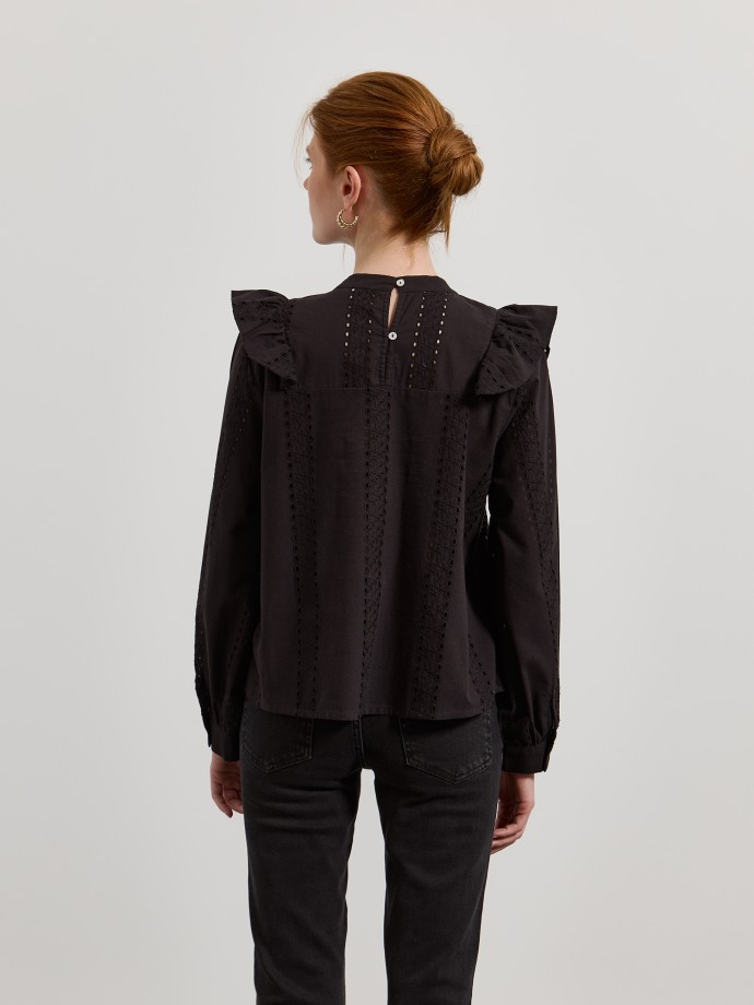 Blusa com folhos e bordado ingl�s