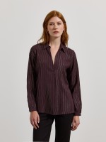 Camisa �s riscas brilhantes