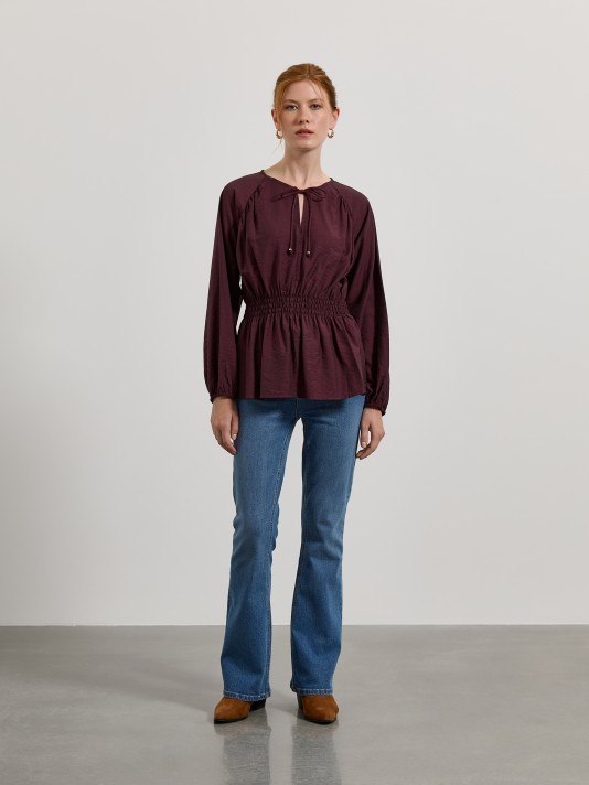 Blusa com cintura franzida Blusa com cintura franzida