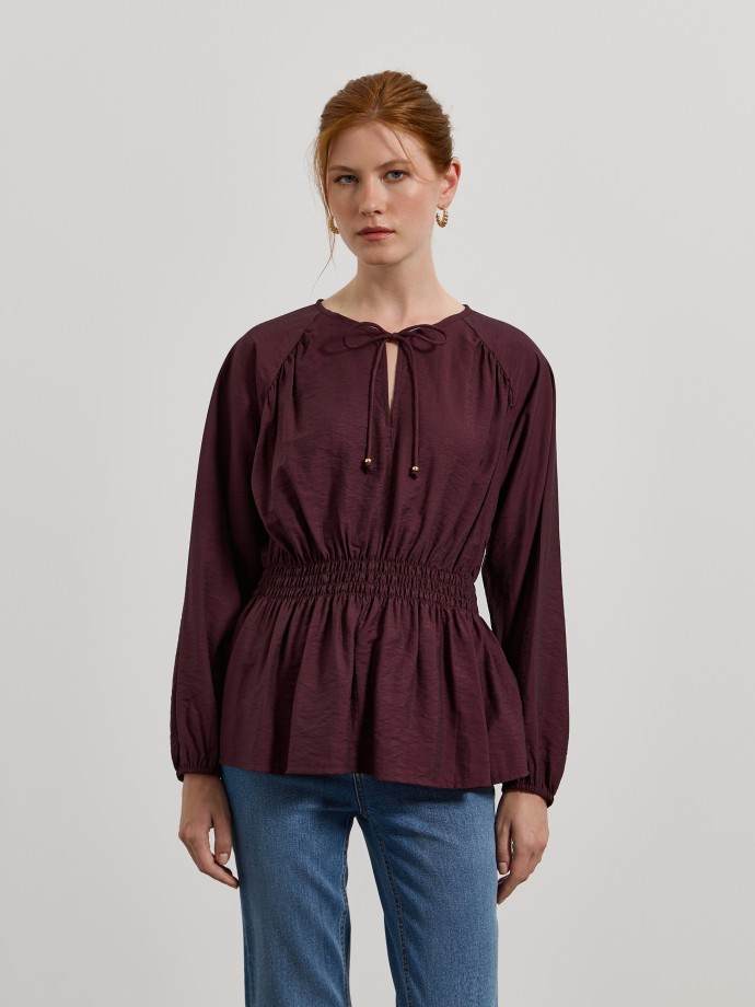 Blusa com cintura franzida