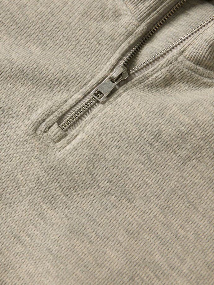 Sweatshirt com gola de fecho