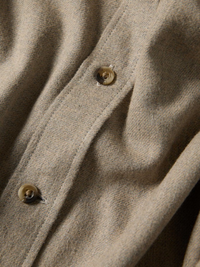 Camisa com bolso