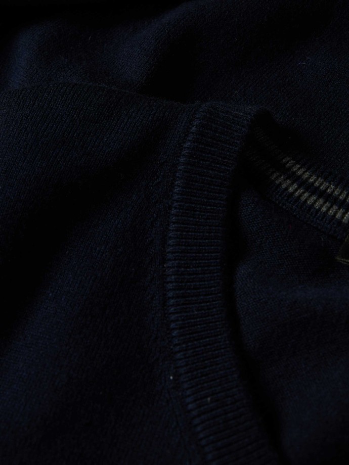 Pullover com decote em V