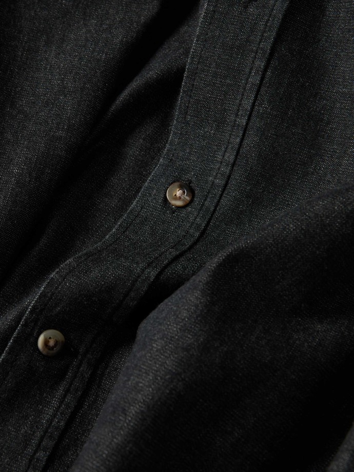 Camisa de ganga com bolso