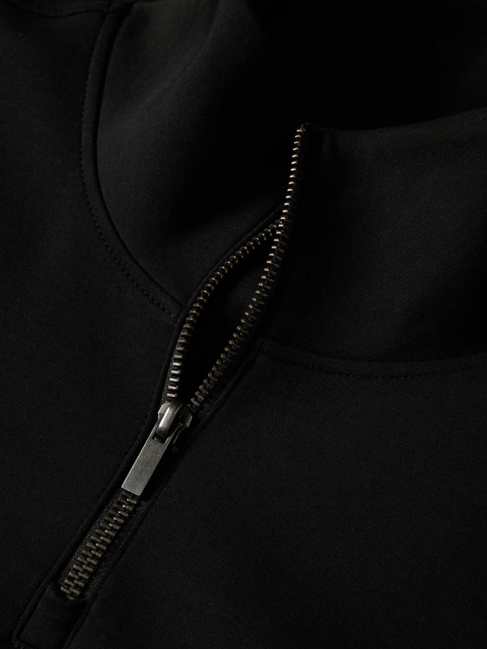 Sweatshirt com gola de fecho