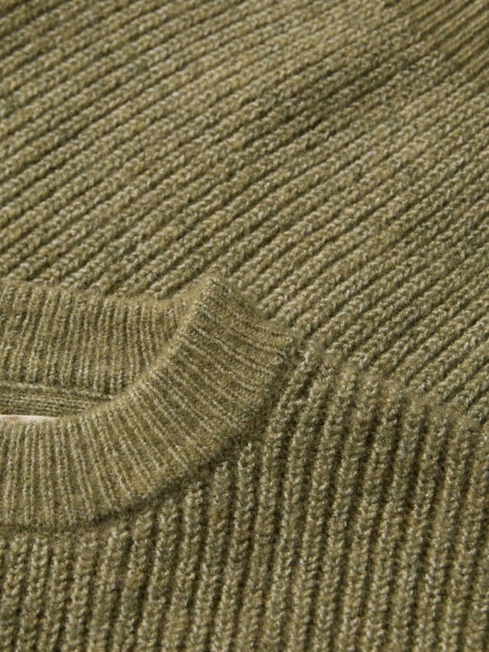 Camisola de malha �s riscas