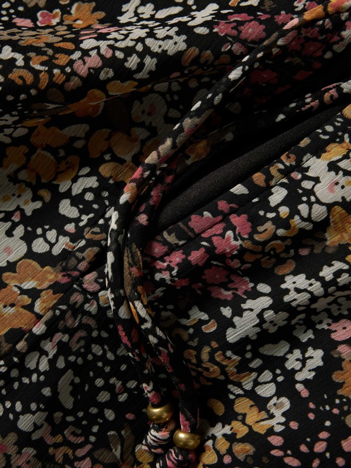 Blusa com estampado floral Blusa com estampado floral