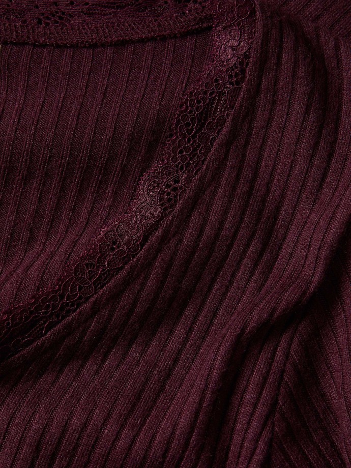 Camisola com renda Camisola com renda