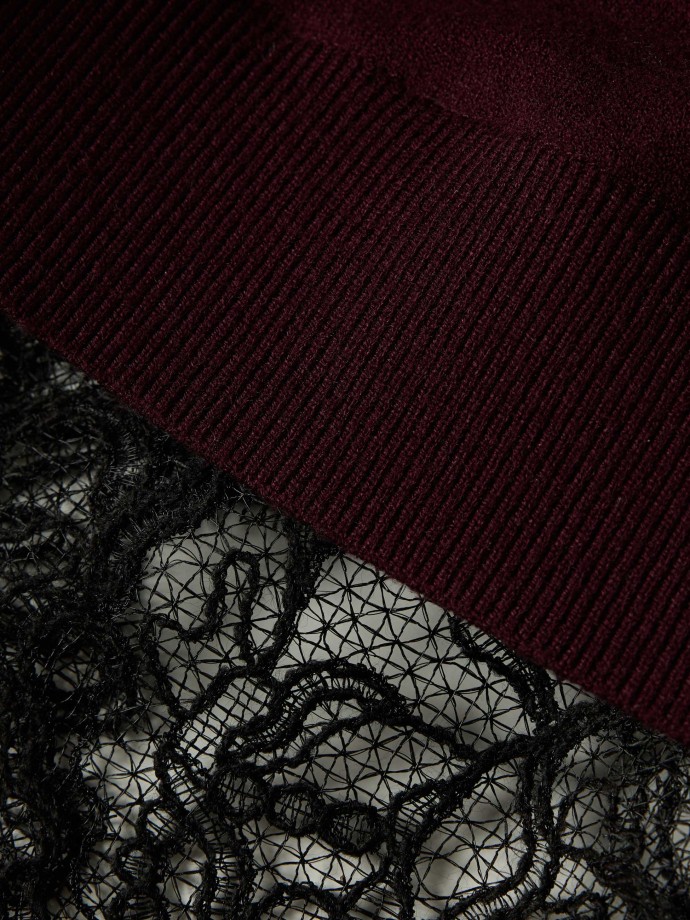 Camisola de malha com renda