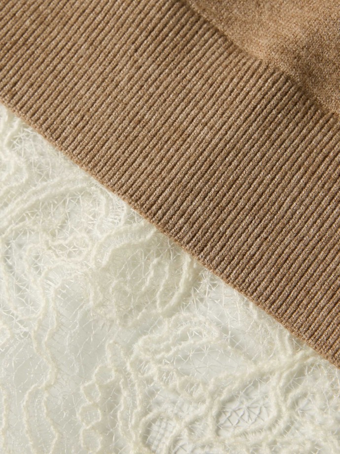 Camisola de malha com renda