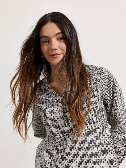 Blusa estampada com bot�es