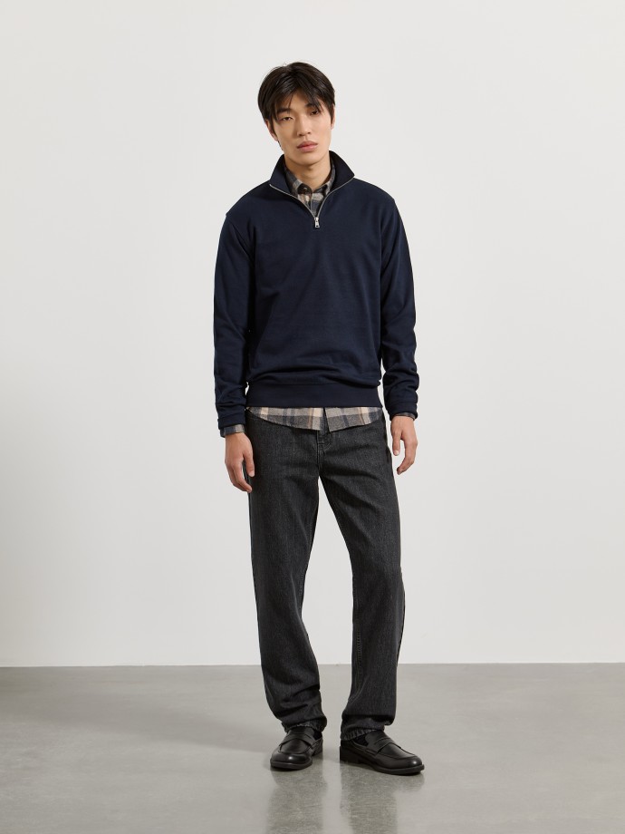Sweatshirt com gola de fecho