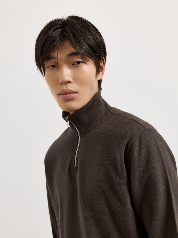 Sweatshirt com gola de fecho