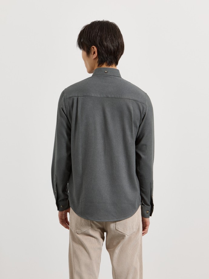 Camisa com bolso