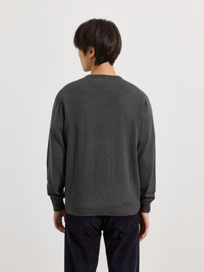 Pullover com decote em V