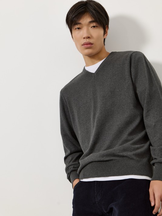 Pullover com decote em V