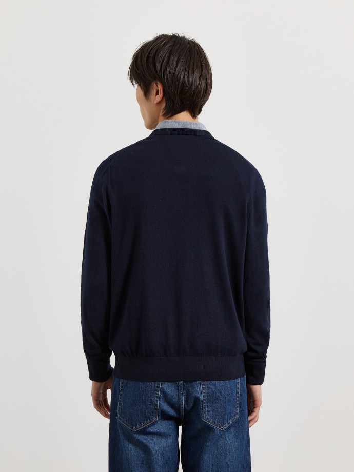 Pullover com decote em V