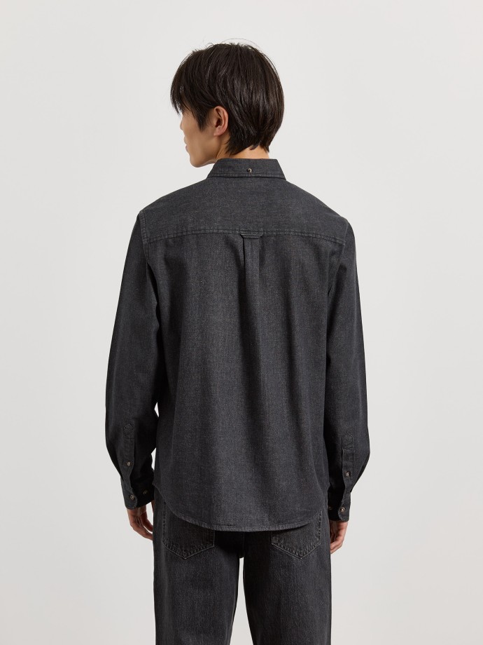 Camisa de ganga com bolso