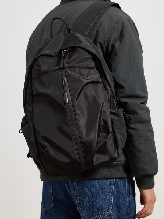 Mochila com vários bolsos Mochila com vários bolsos