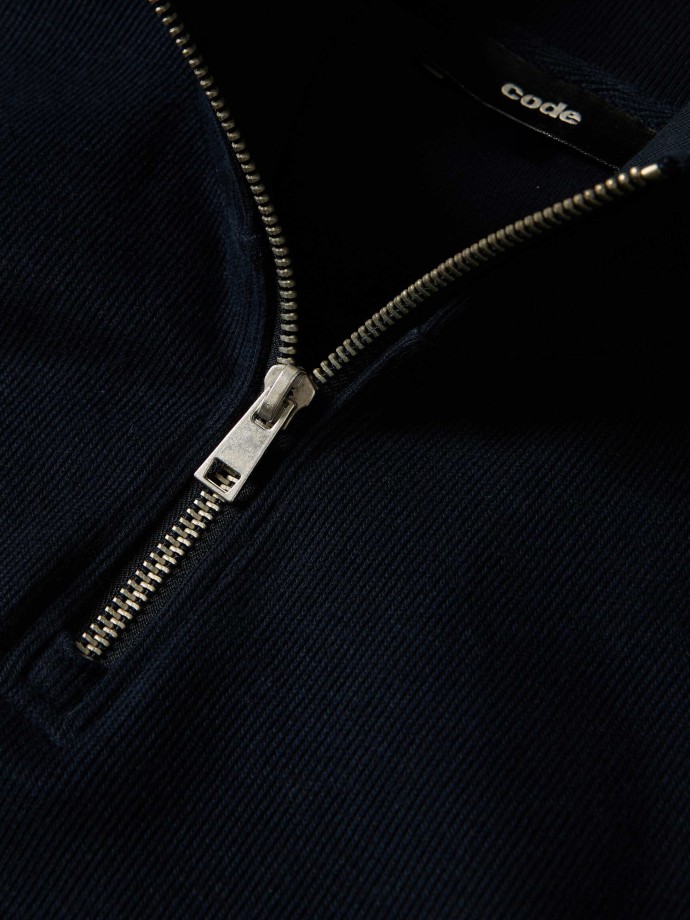 Sweatshirt com gola de fecho
