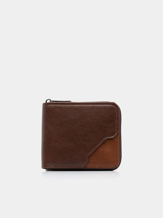 Wallet with zipper in brown