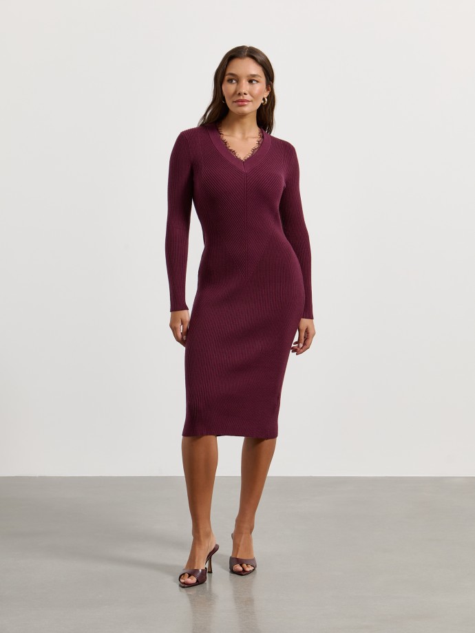 Vestido midi de malha com renda