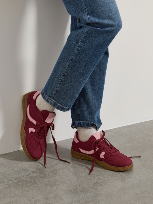 Sapatilhas em vermelho