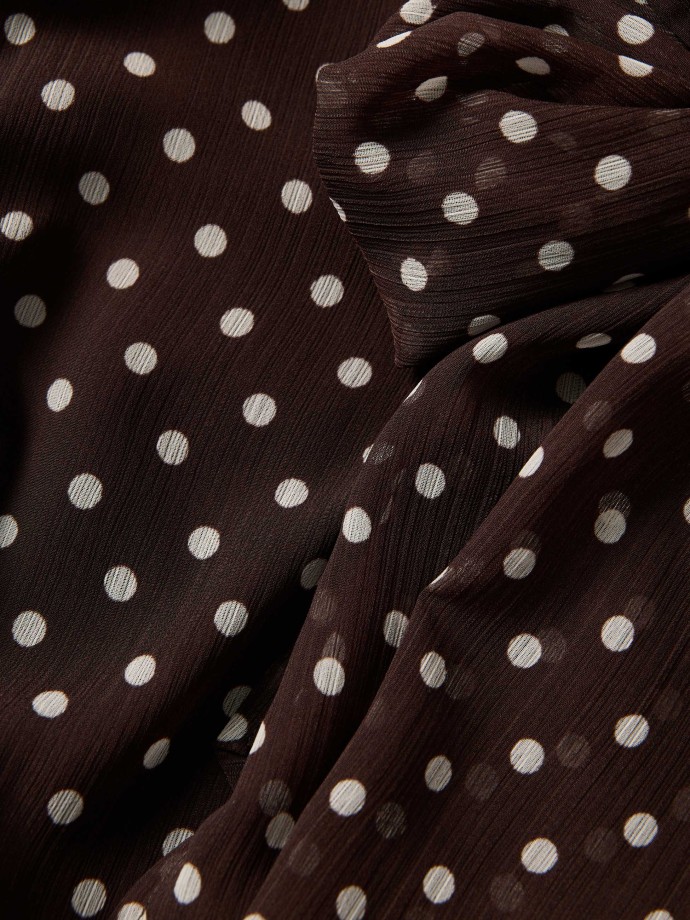 Vestido �s bolinhas com la�o
